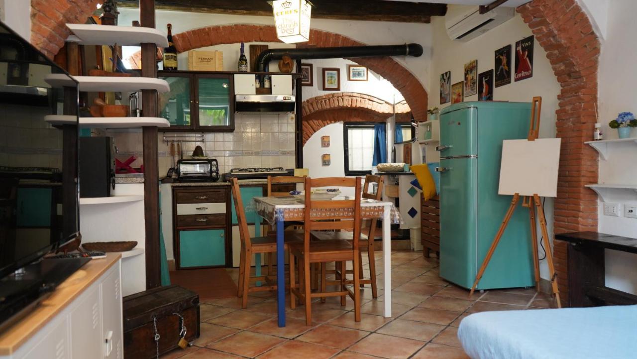 La Taverna Di Gianni Near The Beach Italy Riviera Savona Exterior foto